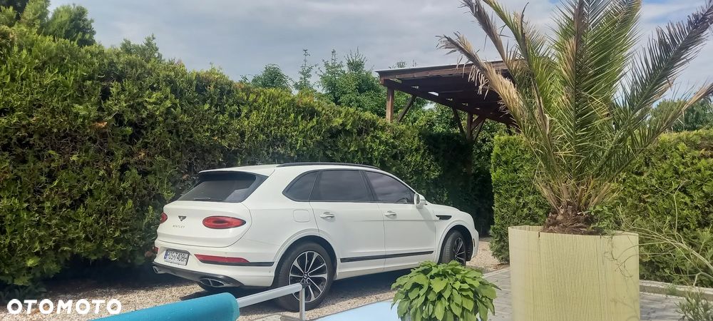 Bentley Bentayga - 2