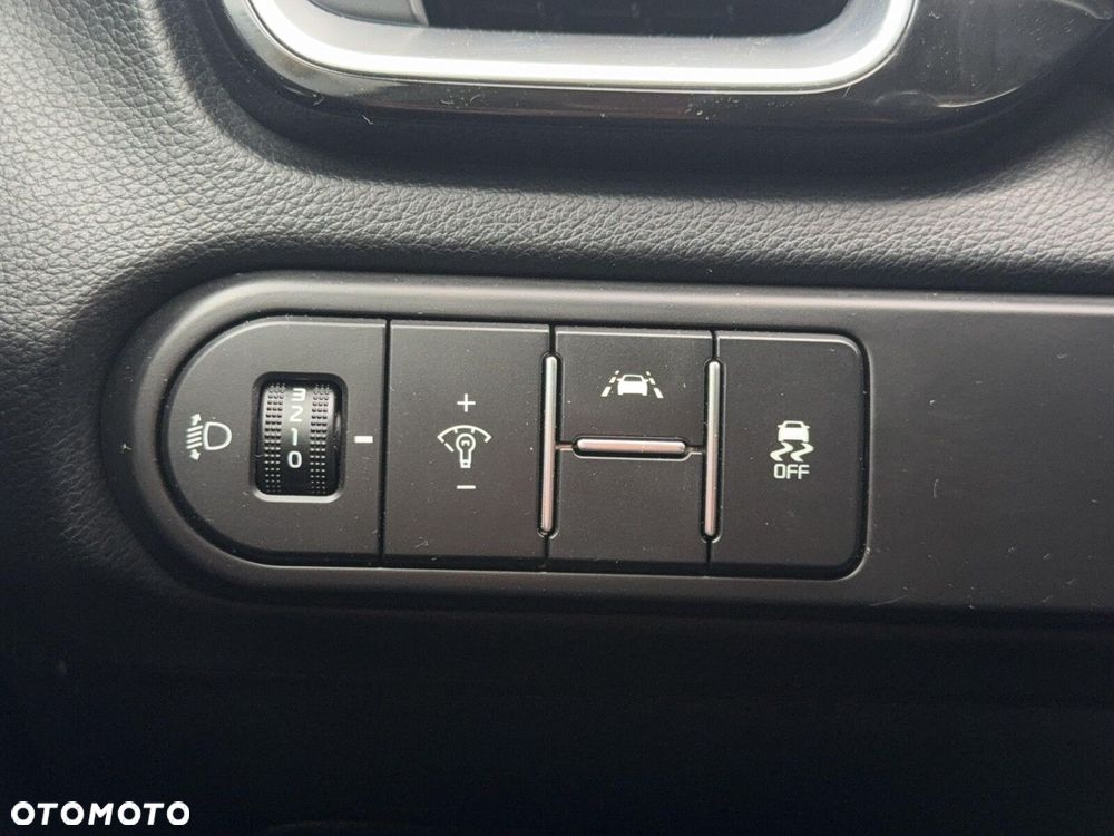 Kia Ceed - 33