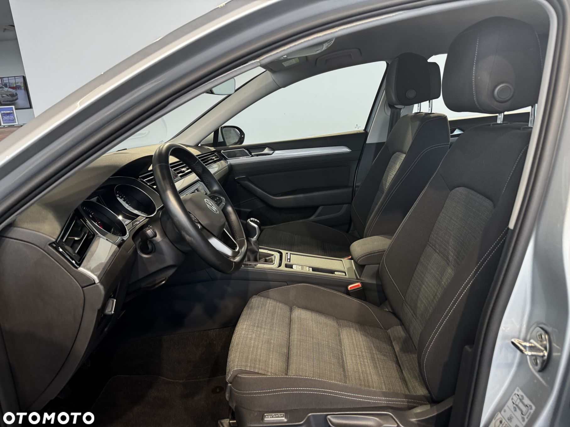 Volkswagen Passat - 13