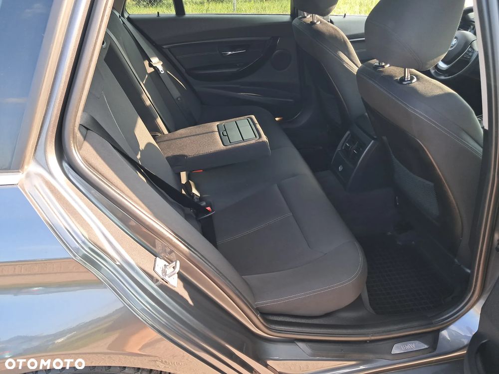 BMW Seria 3 320d Sport Line - 22