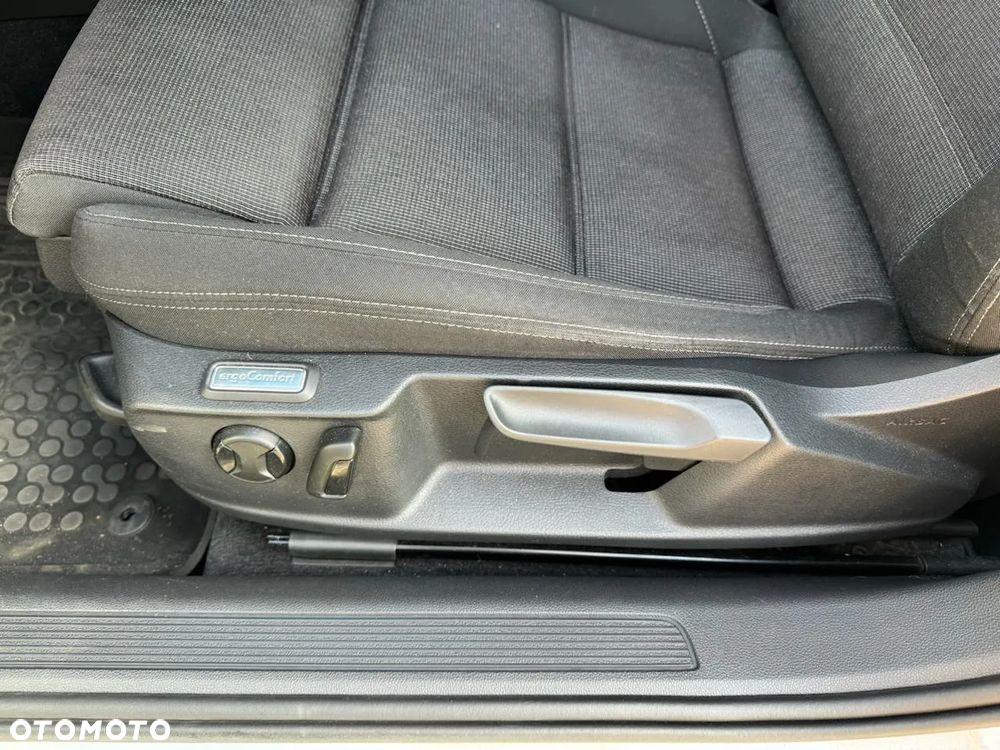 Volkswagen Passat 2.0 TDI BMT Trendline - 13