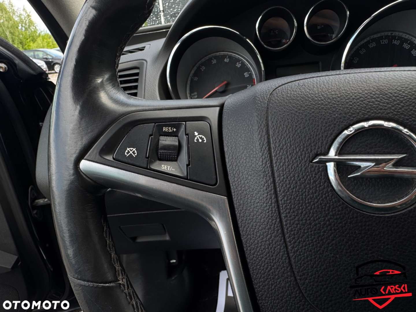 Opel Insignia - 25