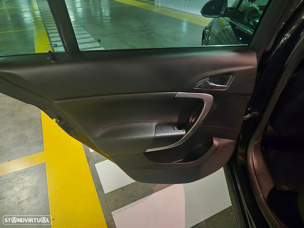 Opel Insignia Sports Tourer 1.6 ECOTEC Exclusive - 31