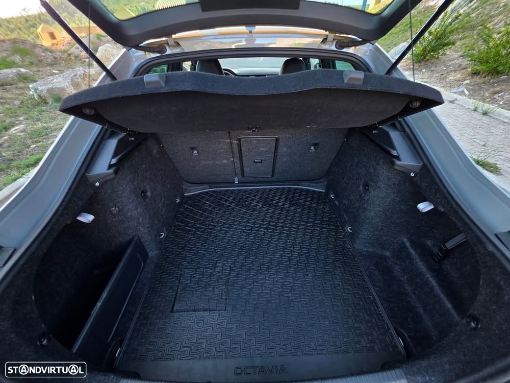 Skoda Octavia 2.0 TSI RS DSG - 10