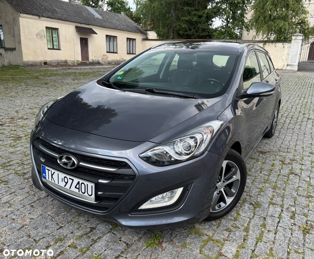 Hyundai i30 blue 1.6 CRDi Classic Navigation - 3