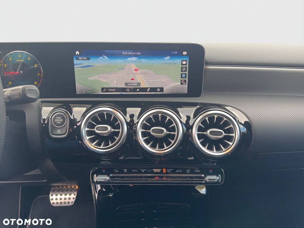 Mercedes-Benz Klasa A 220 4-Matic AMG Line 7G-DCT - 13