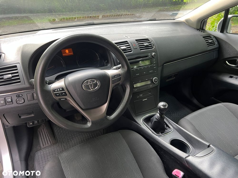 Toyota Avensis - 9