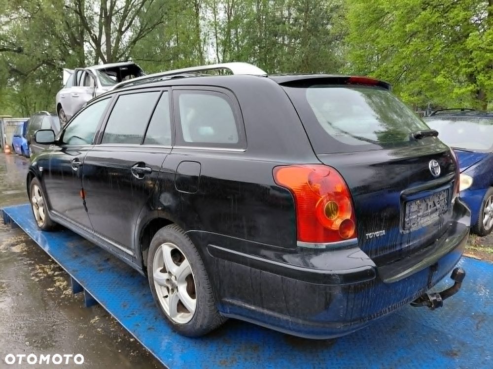 Na części: Toyota Avensis Rok 2005 Pojemność 1995 Moc 85 kw Diesel - 5