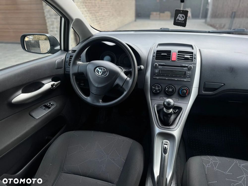 Toyota Auris 1.33 VVT-i - 9
