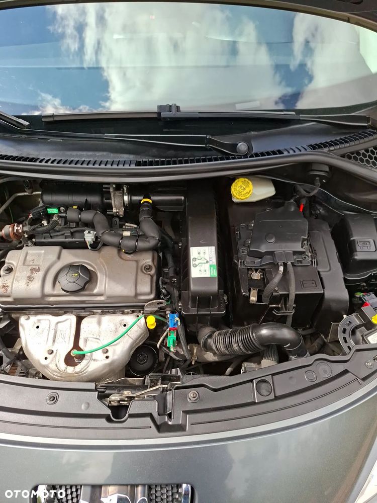 Peugeot 207 1.4 Presence Grand Prix - 9