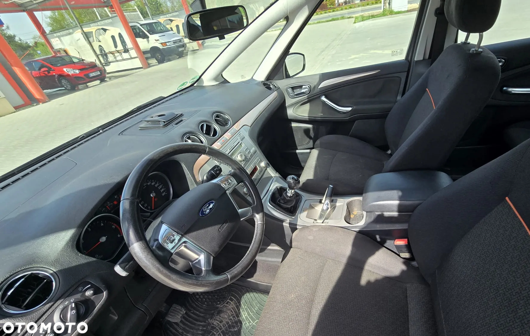Ford S-Max - 14