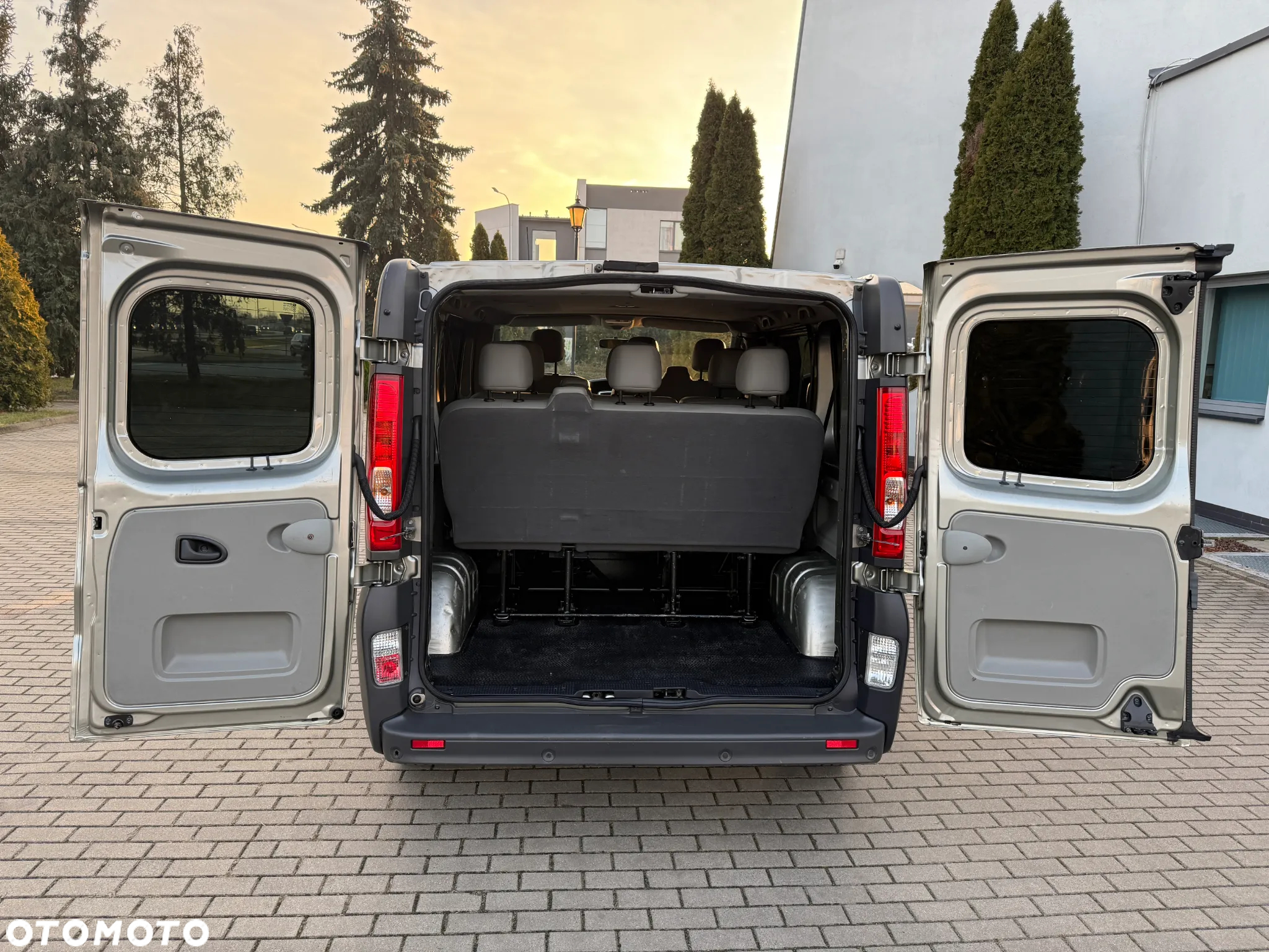 Opel Vivaro - 31