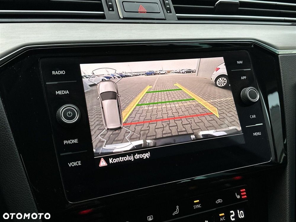 Volkswagen Passat - 31