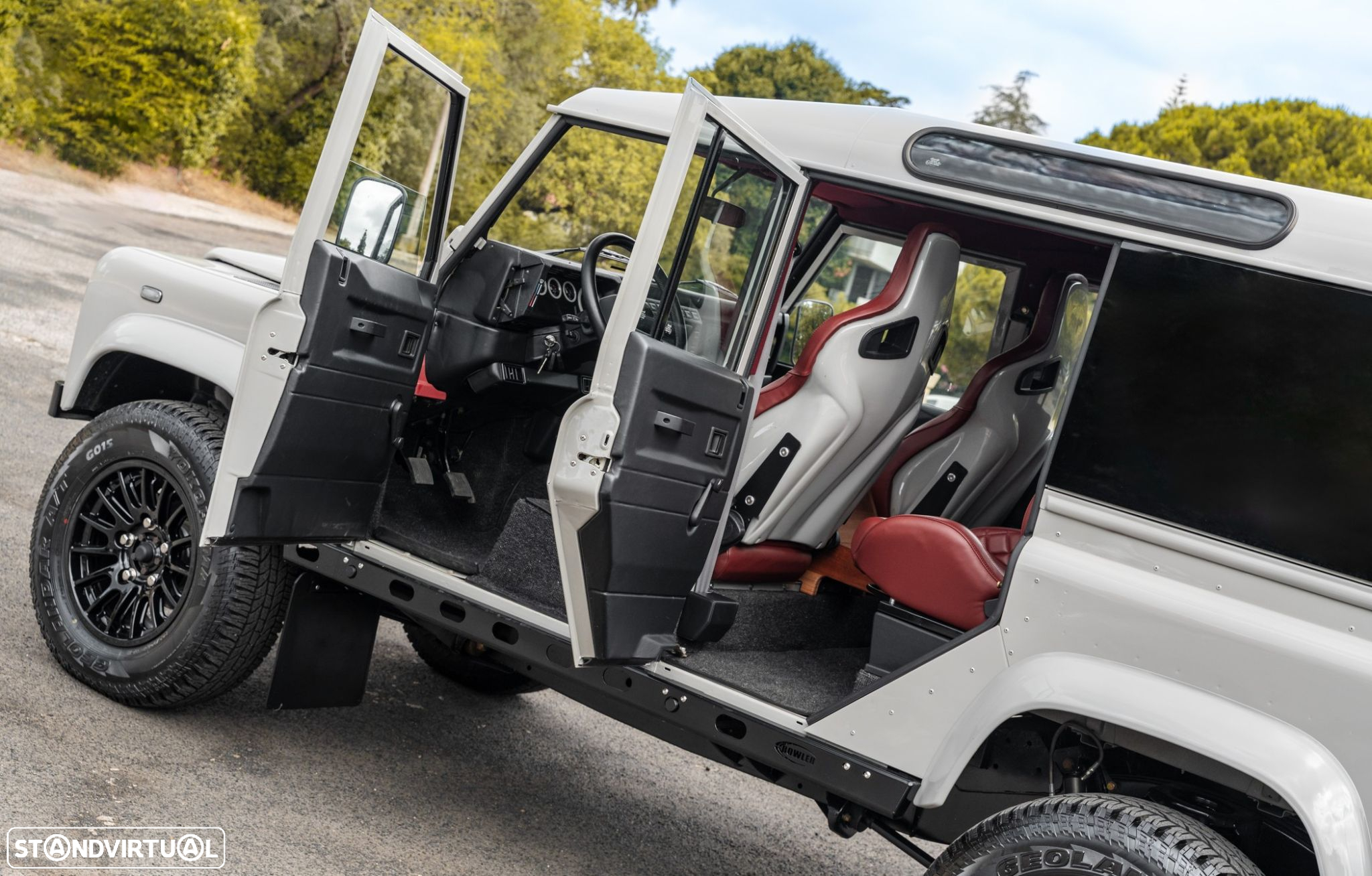 Land Rover Defender 110 2.5 TD5 Metal Top - 11