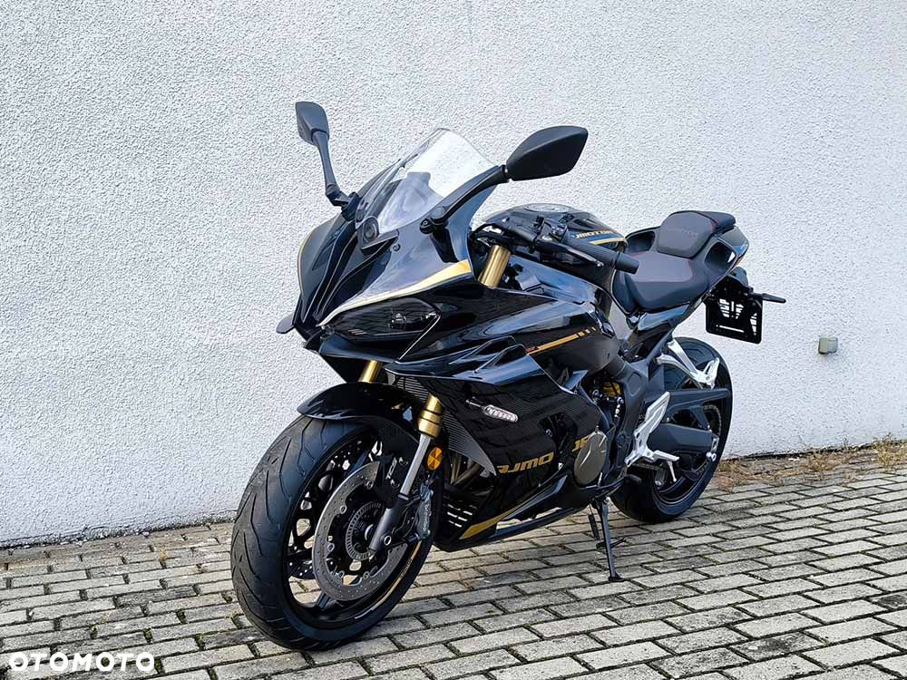 QJMOTOR SRK 800RR - 13