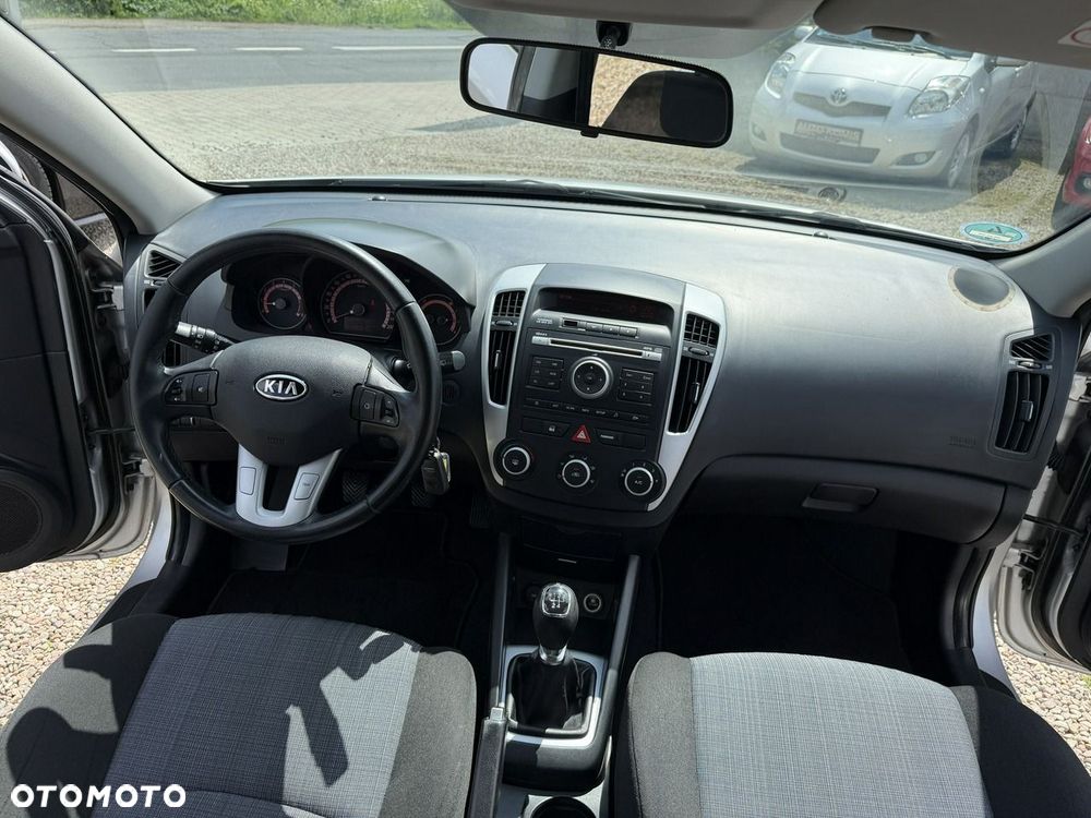 Kia Ceed 1.4 CVVT Dream-Team Edition - 20