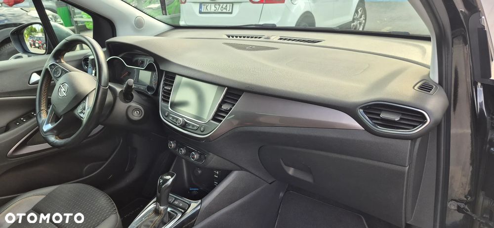Opel Crossland X 1.2 T Design Line S&S - 12
