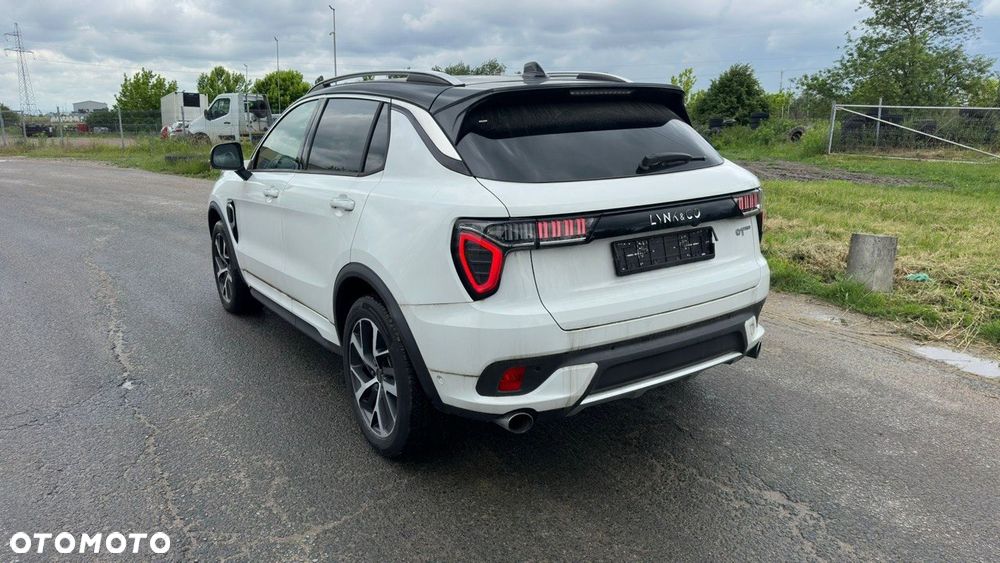 Lynk & Co 01 - 3