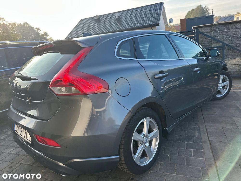 Volvo V40 T4 Momentum - 9