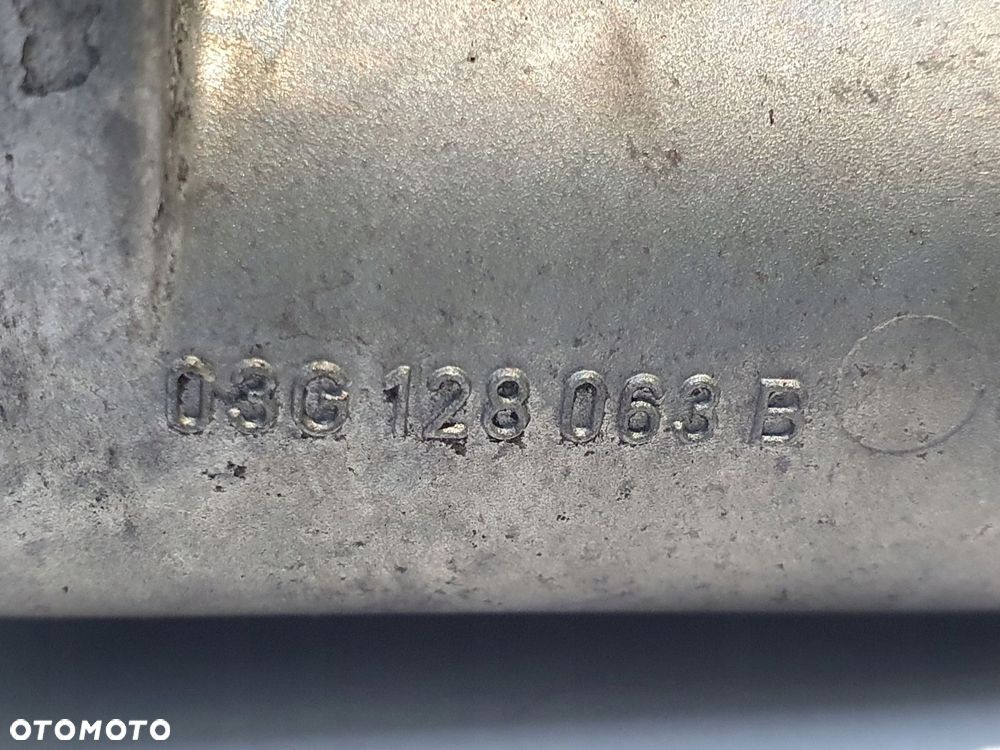 PRZEPUSTNICA VW Touran 2.0 TDI 03G128063B - 2