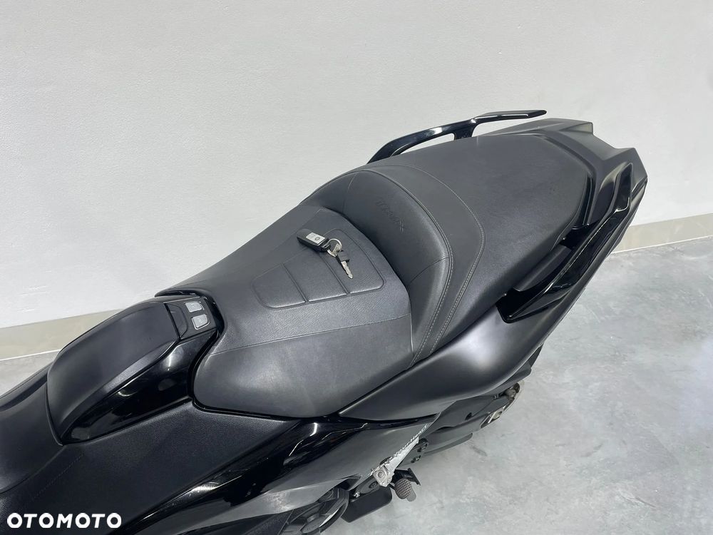 Yamaha Tmax - 8