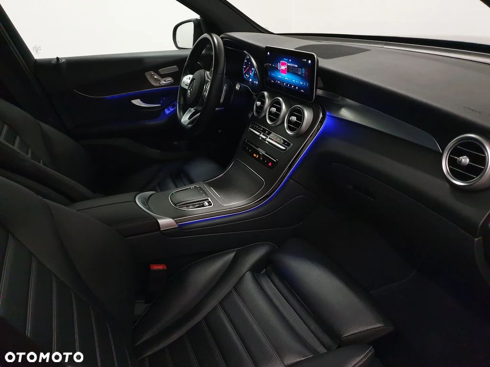 Mercedes-Benz GLC 300 d 4Matic 9G-TRONIC AMG Line Plus - 26