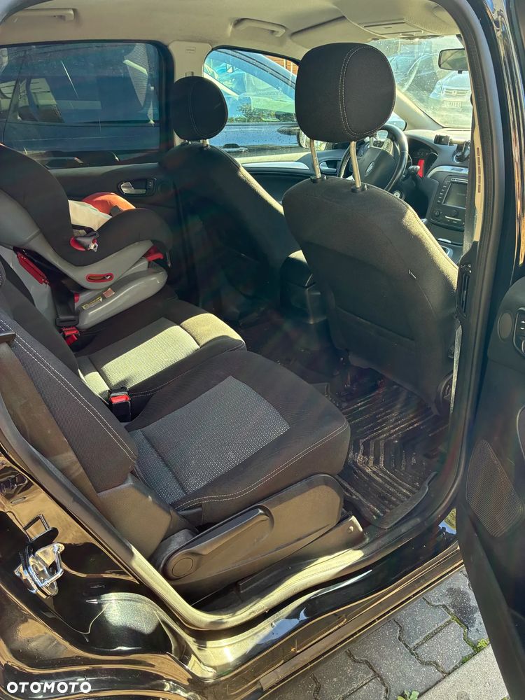 Ford S-Max - 8