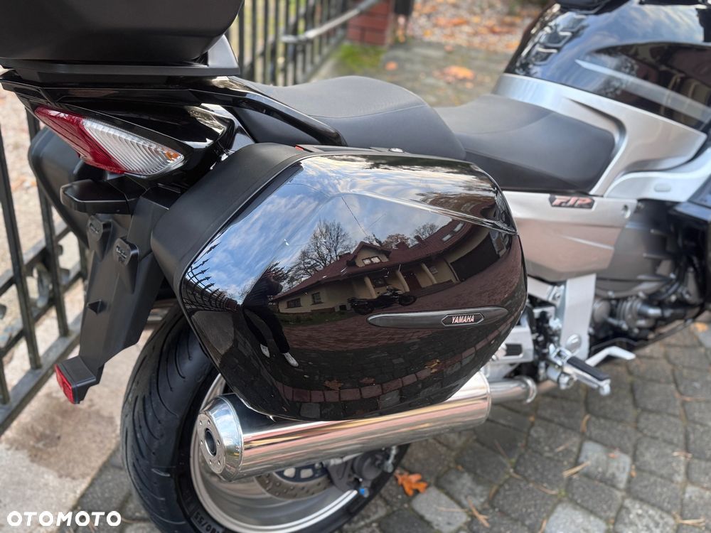Yamaha FJR - 26