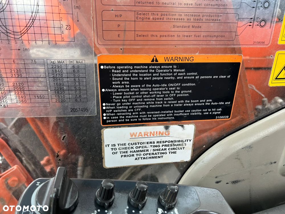 Hitachi ZX135 US - 14