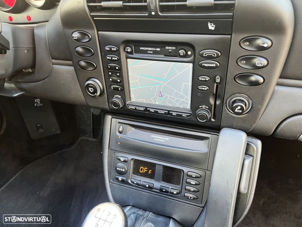 Porsche 911 (996) Carrera - 22