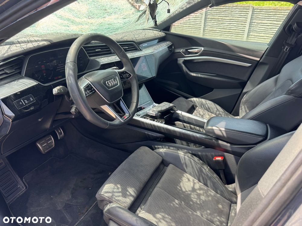 Audi Q8 Sportback e-tron - 13