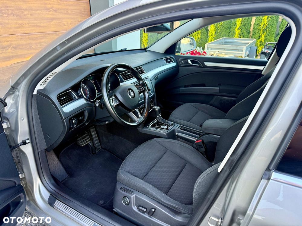 Skoda Superb 2.0 TDI Green tec DSG Elegance - 16
