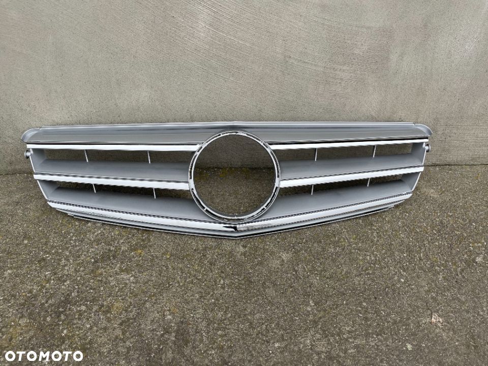 ATRAPA, GRIL MERCEDES C_KLASA W204 2007-2011 - NOWY AVANTGARDE - 1