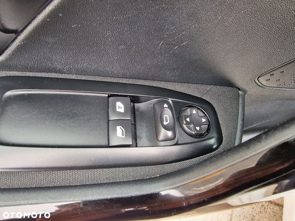 Peugeot 208 HDi 68 Access - 12
