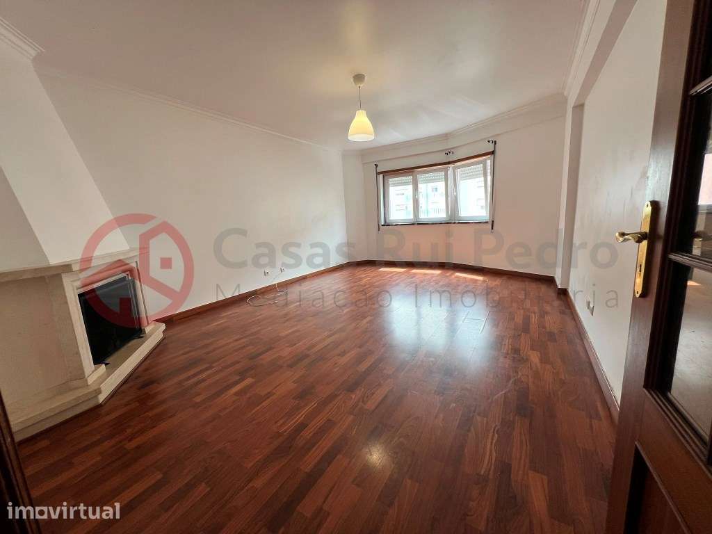 Apartamento T3 com garagem e arrecadação em Santa Marta do Pinhal, ... - Grande imagem: 2/49