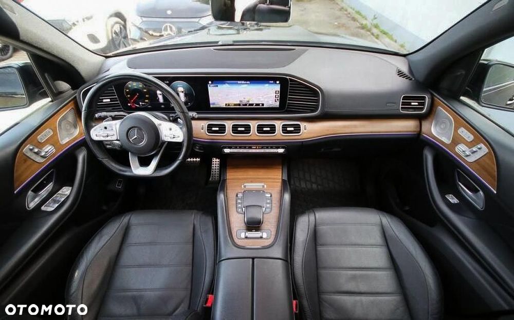 Mercedes-Benz GLS - 11