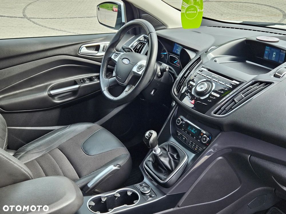 Ford Kuga 1.6 EcoBoost 2x4 Titanium - 13