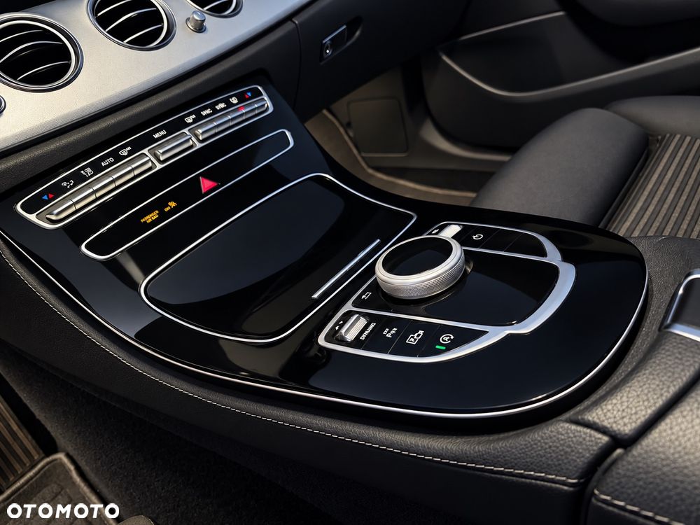 Mercedes-Benz Klasa E 200 d 9G-TRONIC - 26