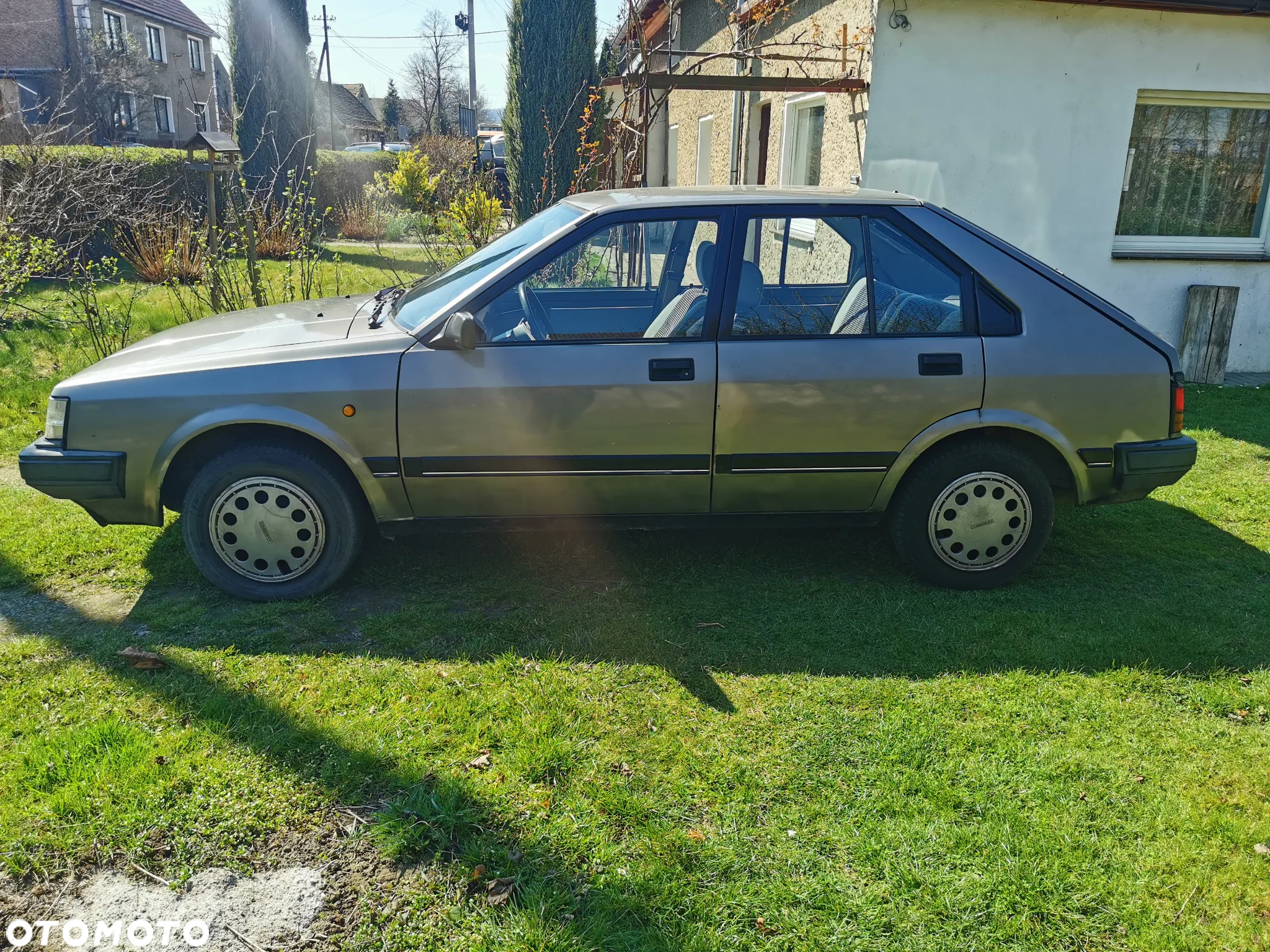 Nissan Cherry - 3