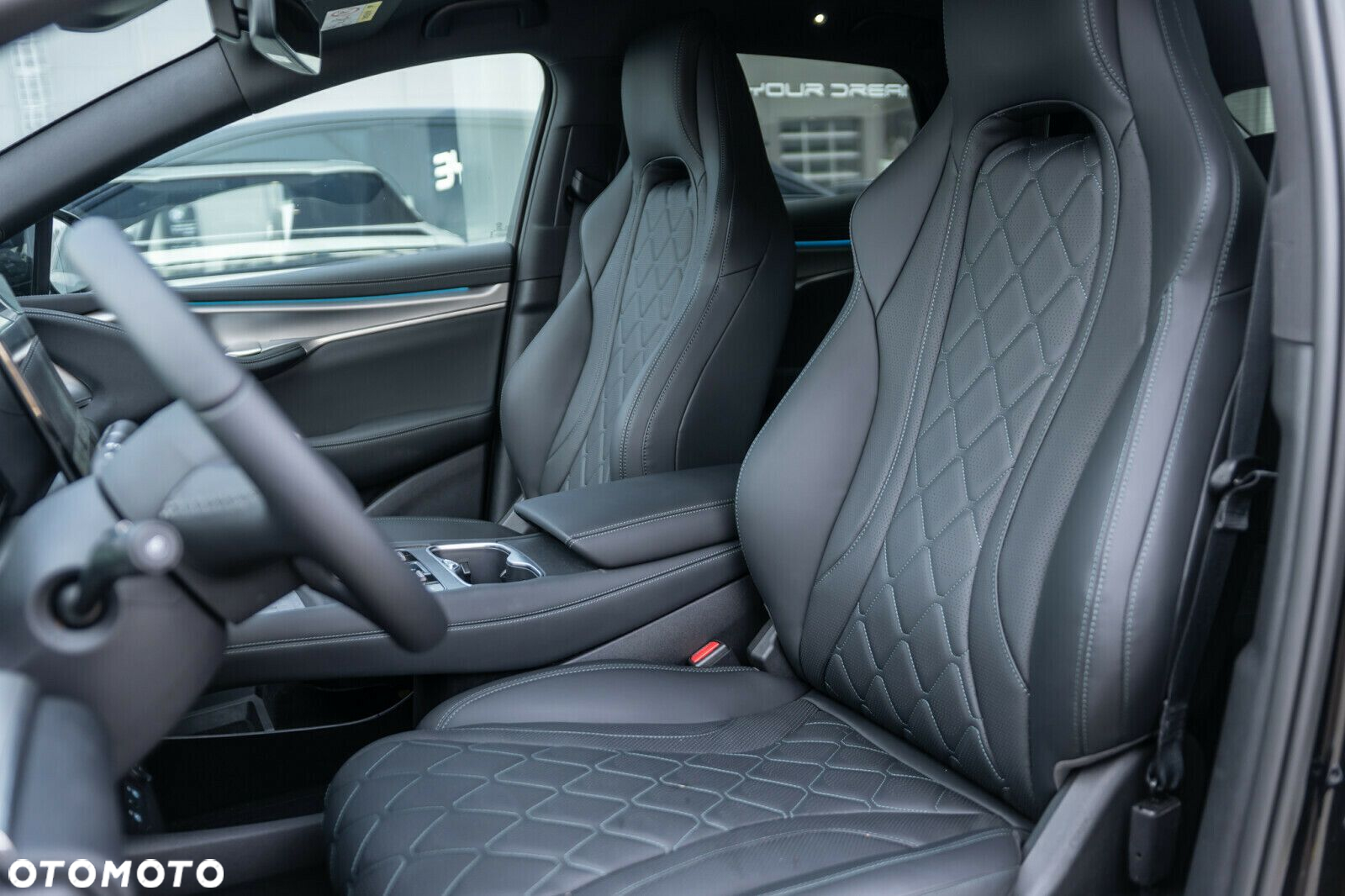 BYD Sealion 7 - 9