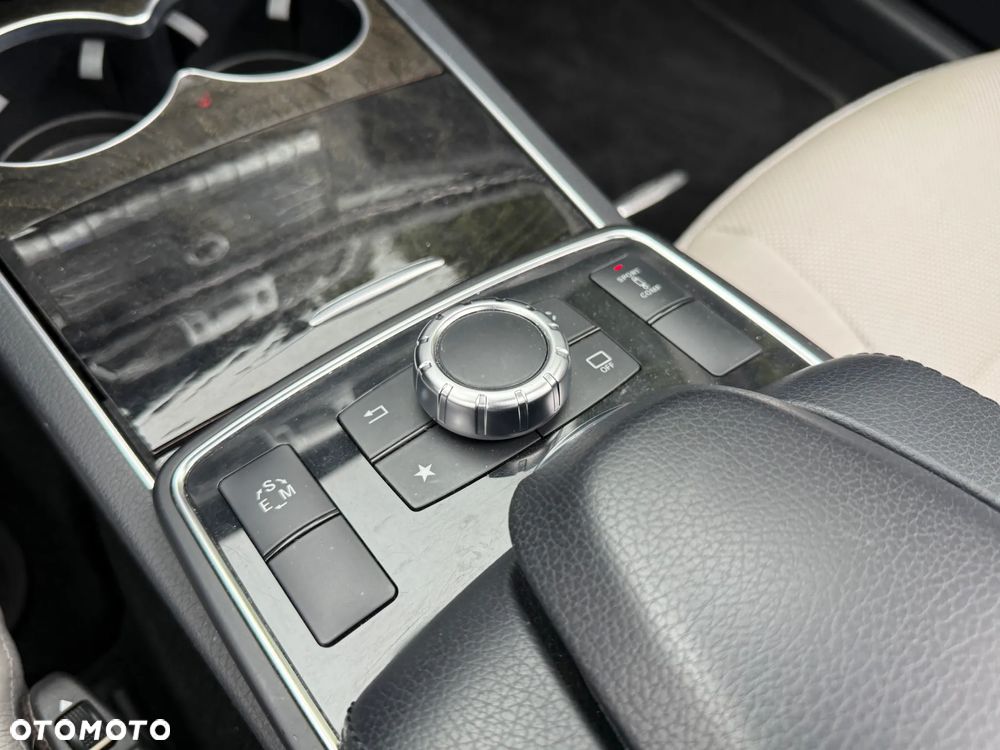 Mercedes-Benz Klasa E 500 BlueEFFICIENCY 7G-TRONIC Avantgarde - 24