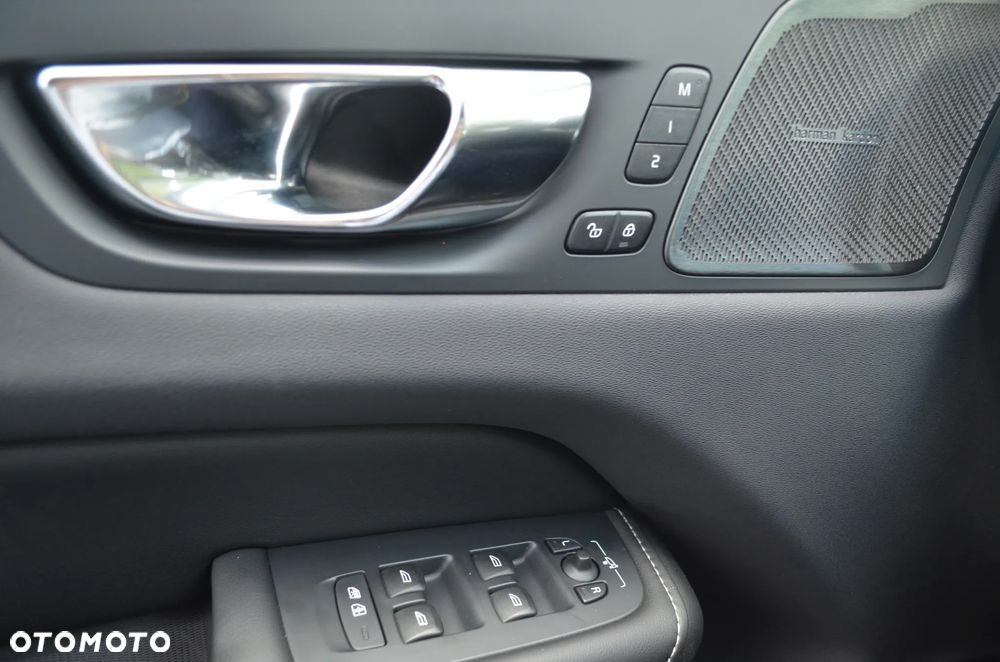 Volvo XC 60 T8 AWD Plug-In Hybrid Inscription - 23