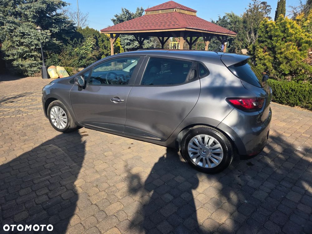 Renault Clio 1.2 16V 75 Expression - 5