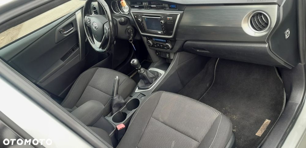 Toyota Auris 2.0 D-4D Life - 9