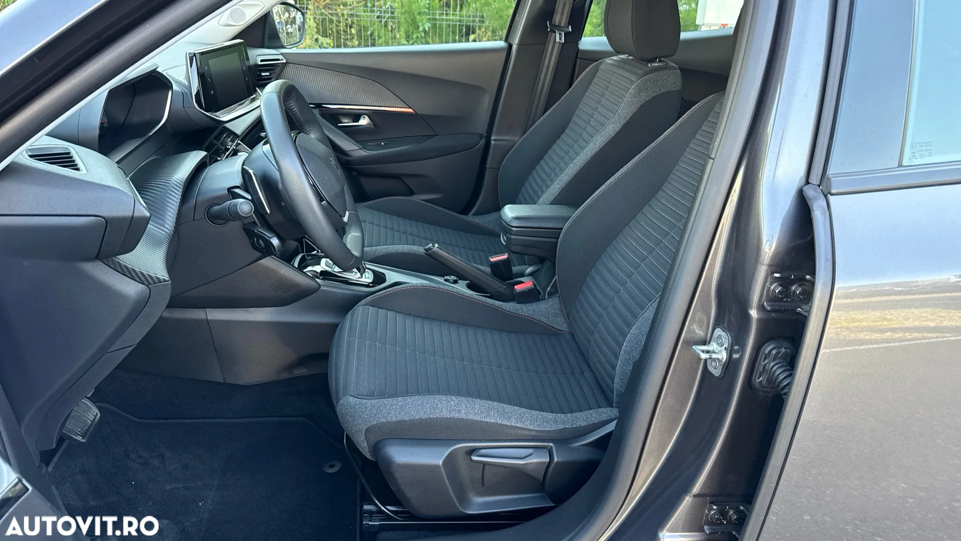 Peugeot 2008 1.5 BlueHDI STT EAT8 Allure - 14