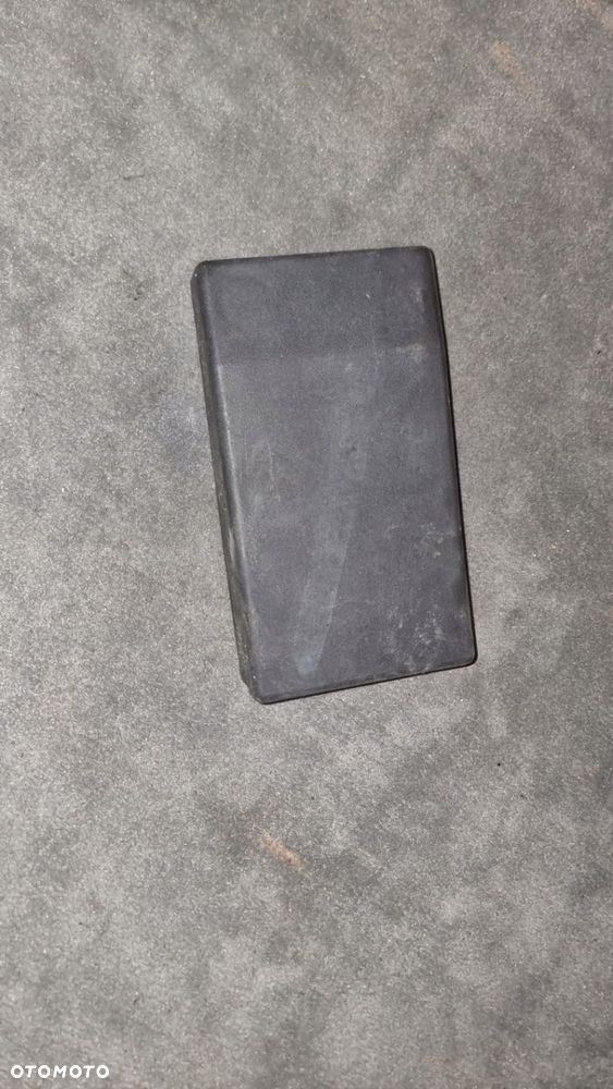 OSŁONA POKRYWA ZAWORU OGRZEWANIA BMW E31 840 850 - 2