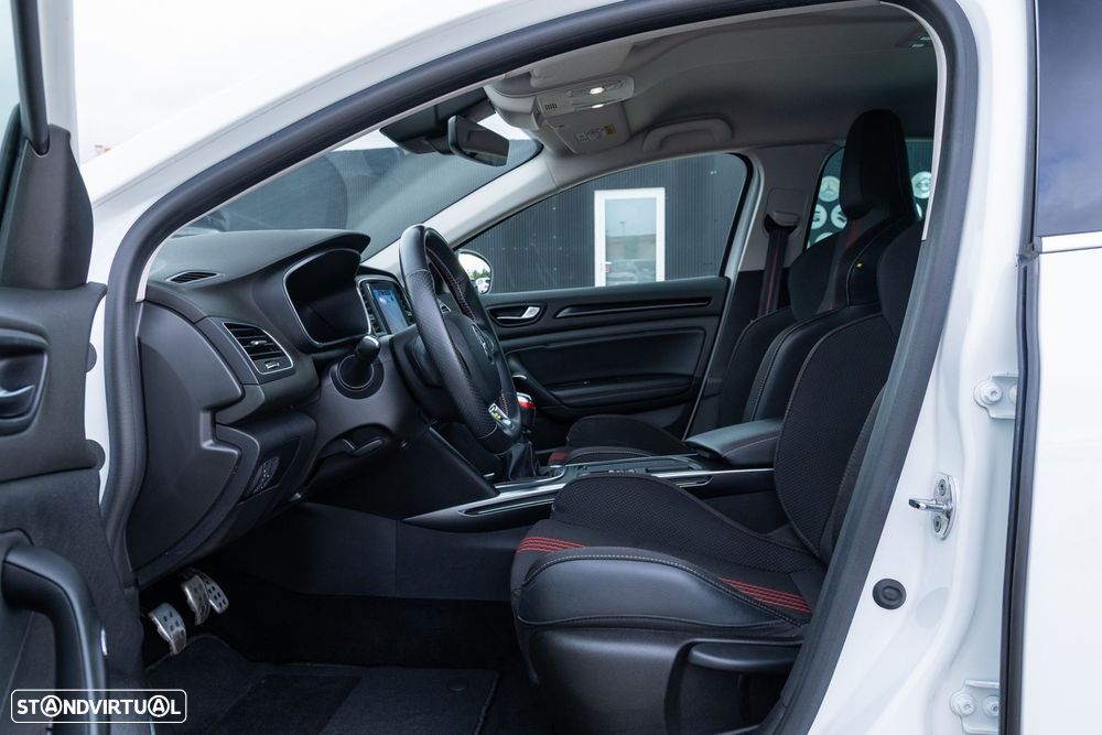 Renault Mégane Sport Tourer 1.5 Blue dCi R.S. Line — fotografia 16