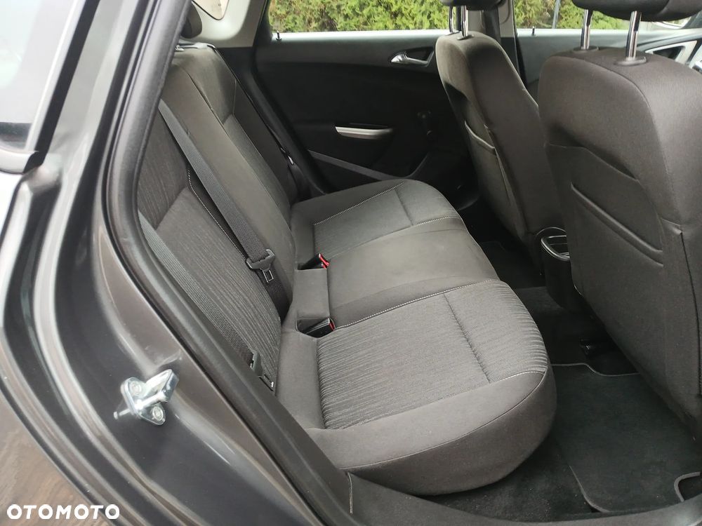 Opel Astra 1.6 Exklusiv - 11