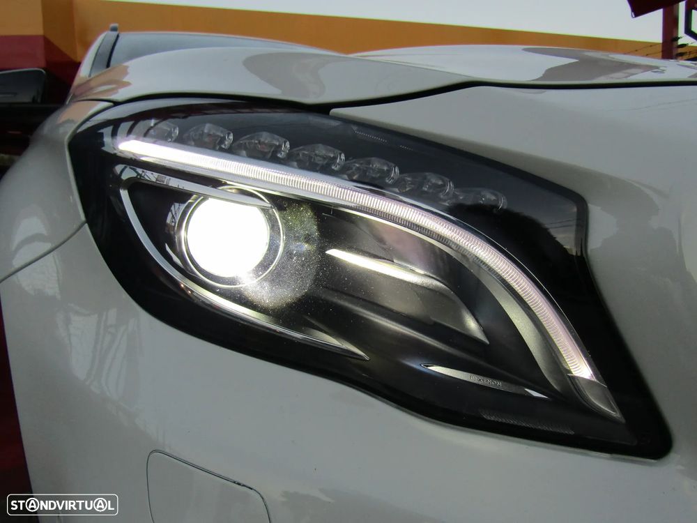 Mercedes-Benz GLA 200 d 4Matic 7G-DCT AMG Line - 11