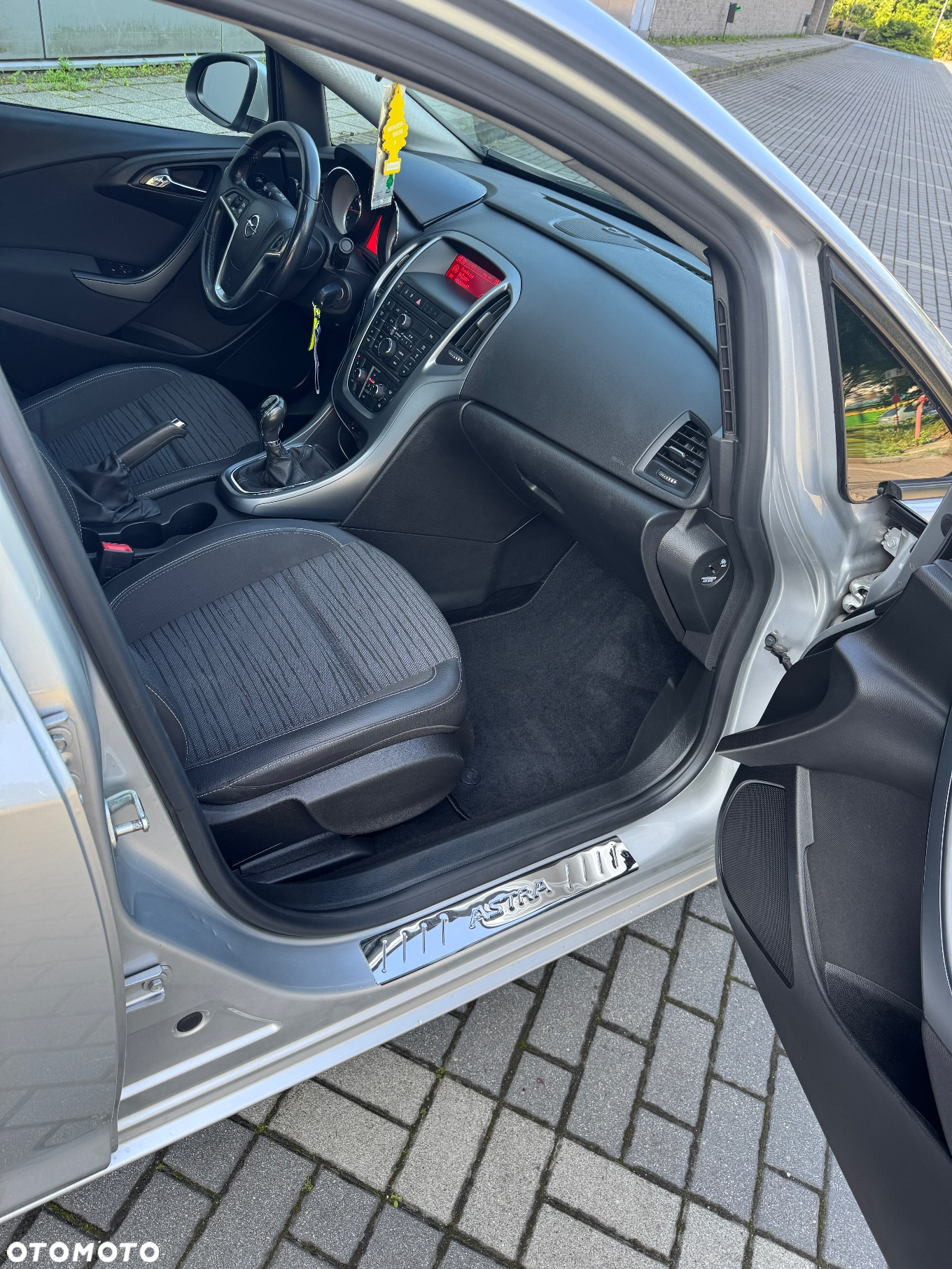 Opel Astra IV 1.4 T Business EU6 - 16